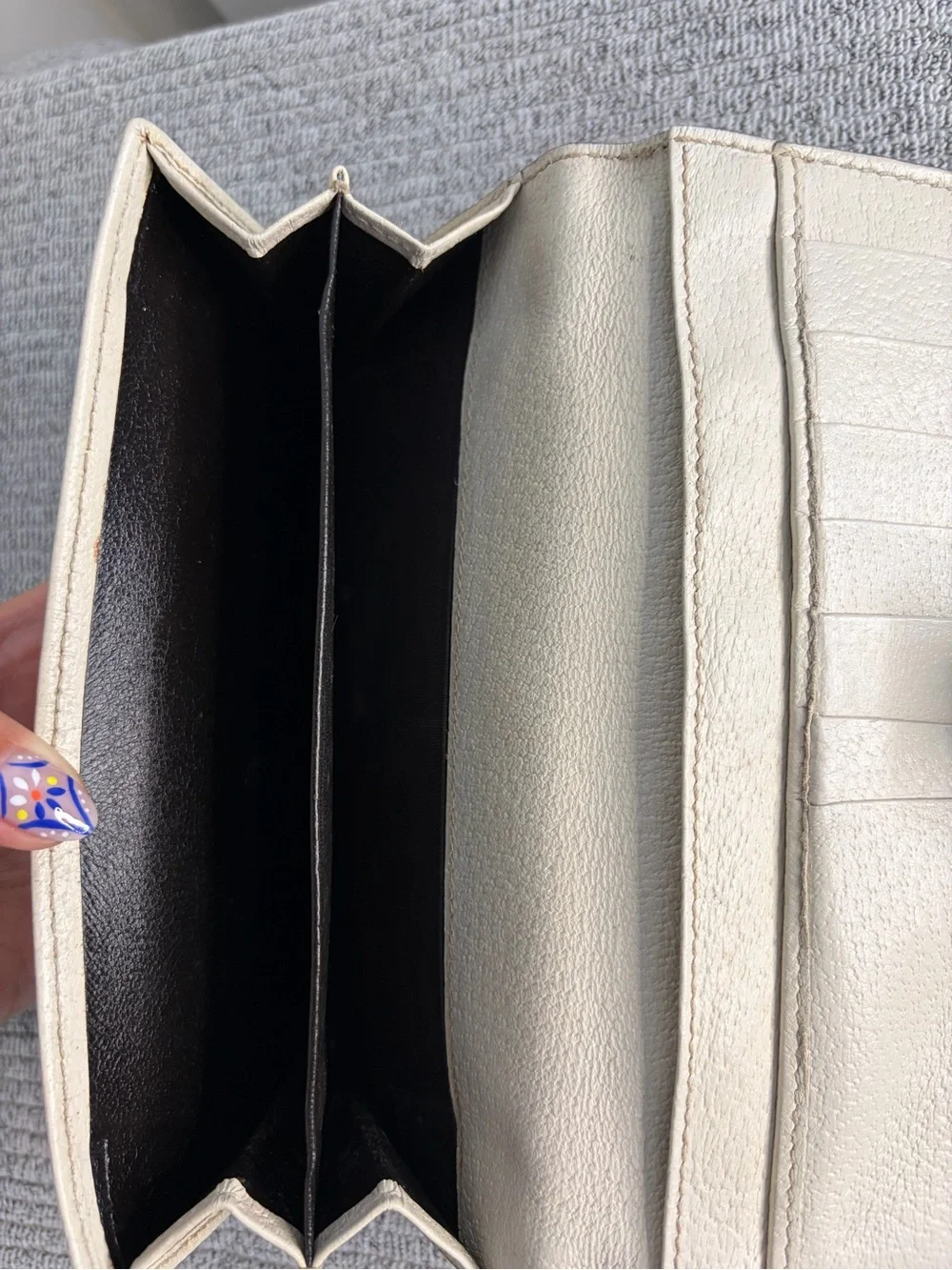 Authentic Gucci Beige GG Canvas Continental Wallet with White Trim